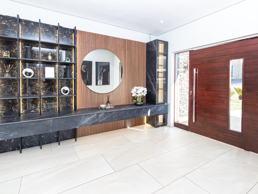 6 Bedroom Property for Sale in Birdwood Estate North West